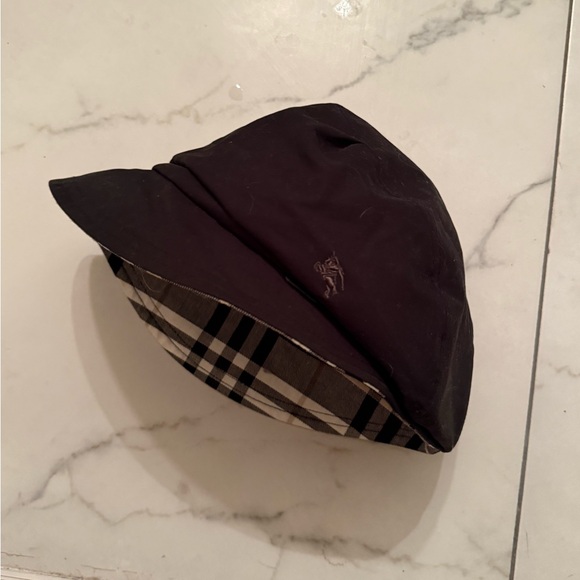 Burberry Bucket Hat, 2-Way, Pony Embroidery, Check Pattern